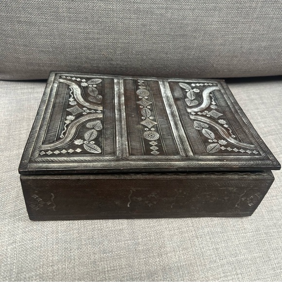 Vintage Tuareg African Handtooled Wrapped Leather Etching Trinket Box #1105255 - Picture 2 of 16
